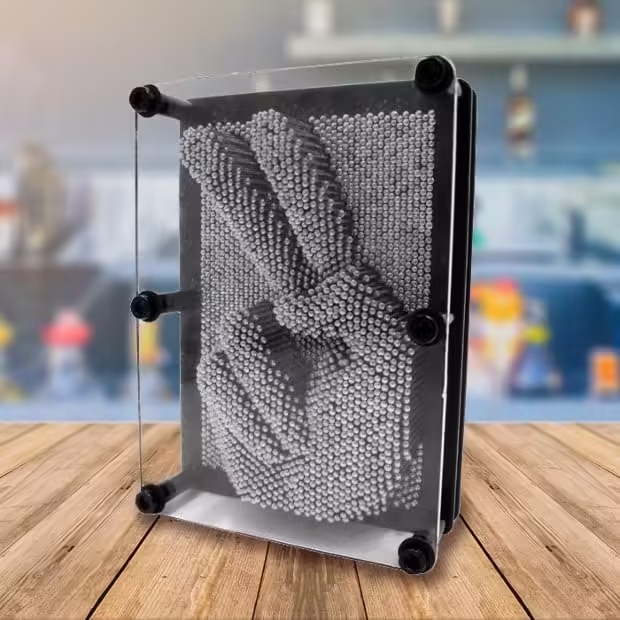 Szpilkowa tablica Pin Art trójwymiarowy odcisk – tani prezent na dzień dziecka